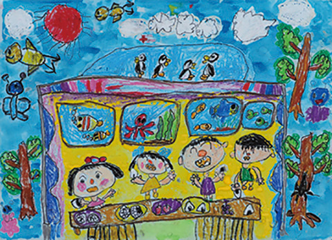 さかなにかこまれて、たのしいごはん