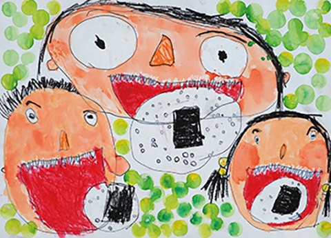 ママとお兄ちゃんと大きな口で食べたおにぎり最高！